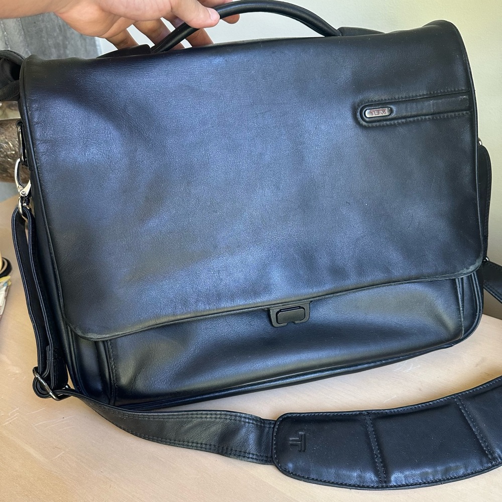 TUMI 96192D4 Black Leather Expandable Laptop Briefcase